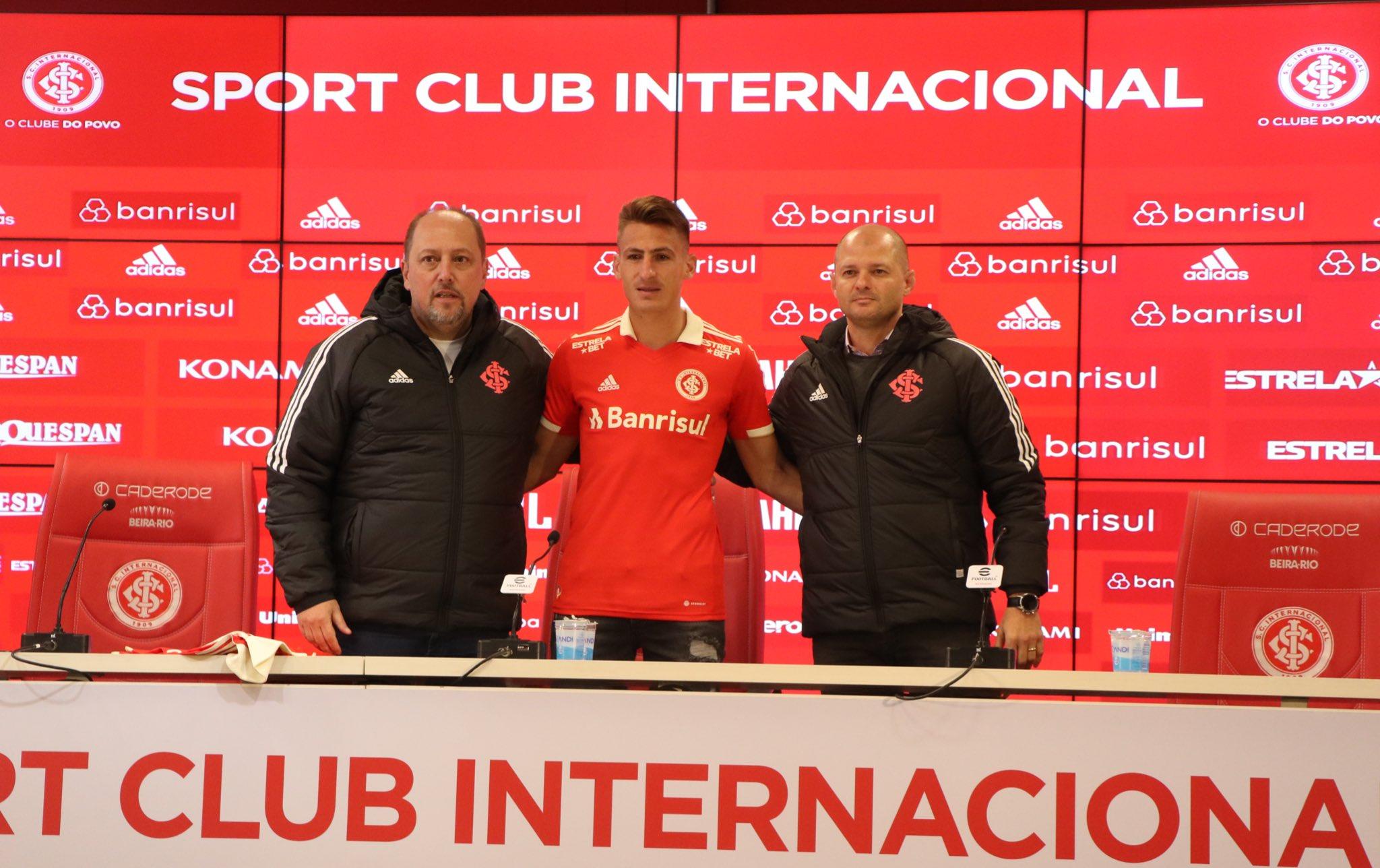 Romero cita ensinamentos de Gallardo e Crespo para se encaixar no ataque do Inter 