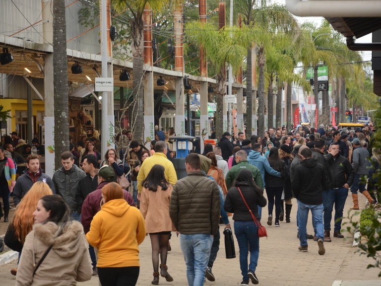 Feira acontece de 26 de agosto a 3 de setembro, no Parque de Exposições Assis Brasil, em Esteio Feira acontece de 26 de agosto a 3 de setembro, no Parque de Exposições Assis Brasil, em Esteio