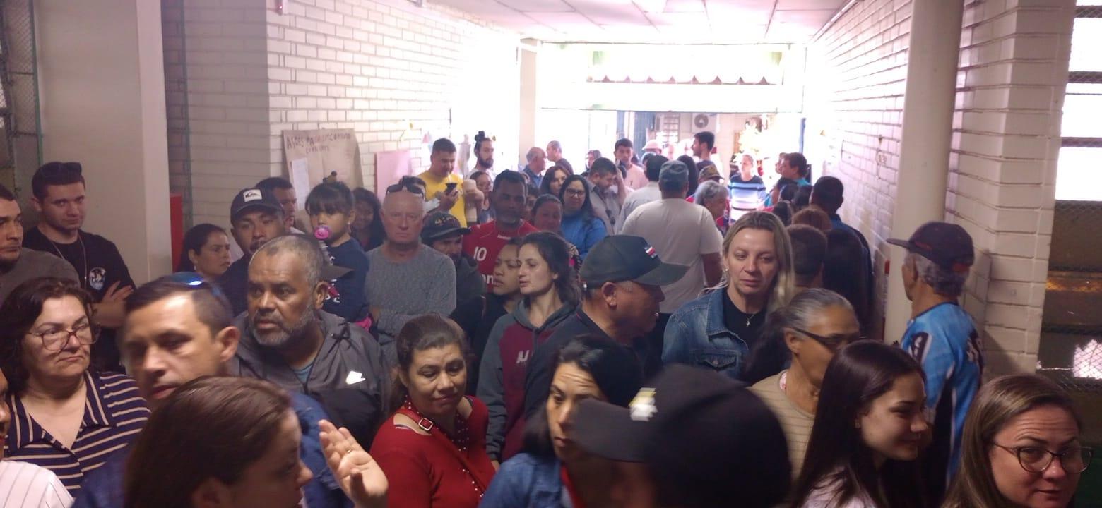 Escola Hermeto Jos&eacute; Pinto Bermudez re&uacute;ne 12 se&ccedil;&otilde;es eleitorais e tem registro de aglomera&ccedil;&otilde;es
