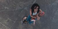 Becky e Hunter ficam presas em uma torre de TV abandonada no deserto