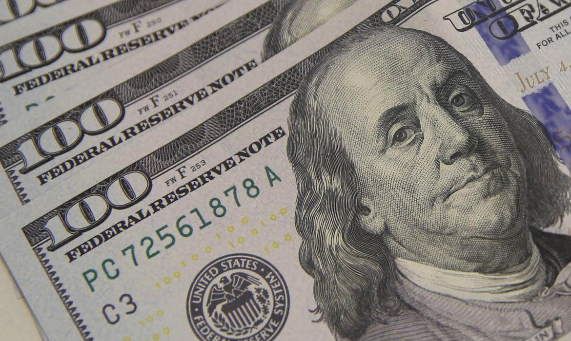 Oscila&ccedil;&atilde;o no d&oacute;lar compromete estabilidade da economia