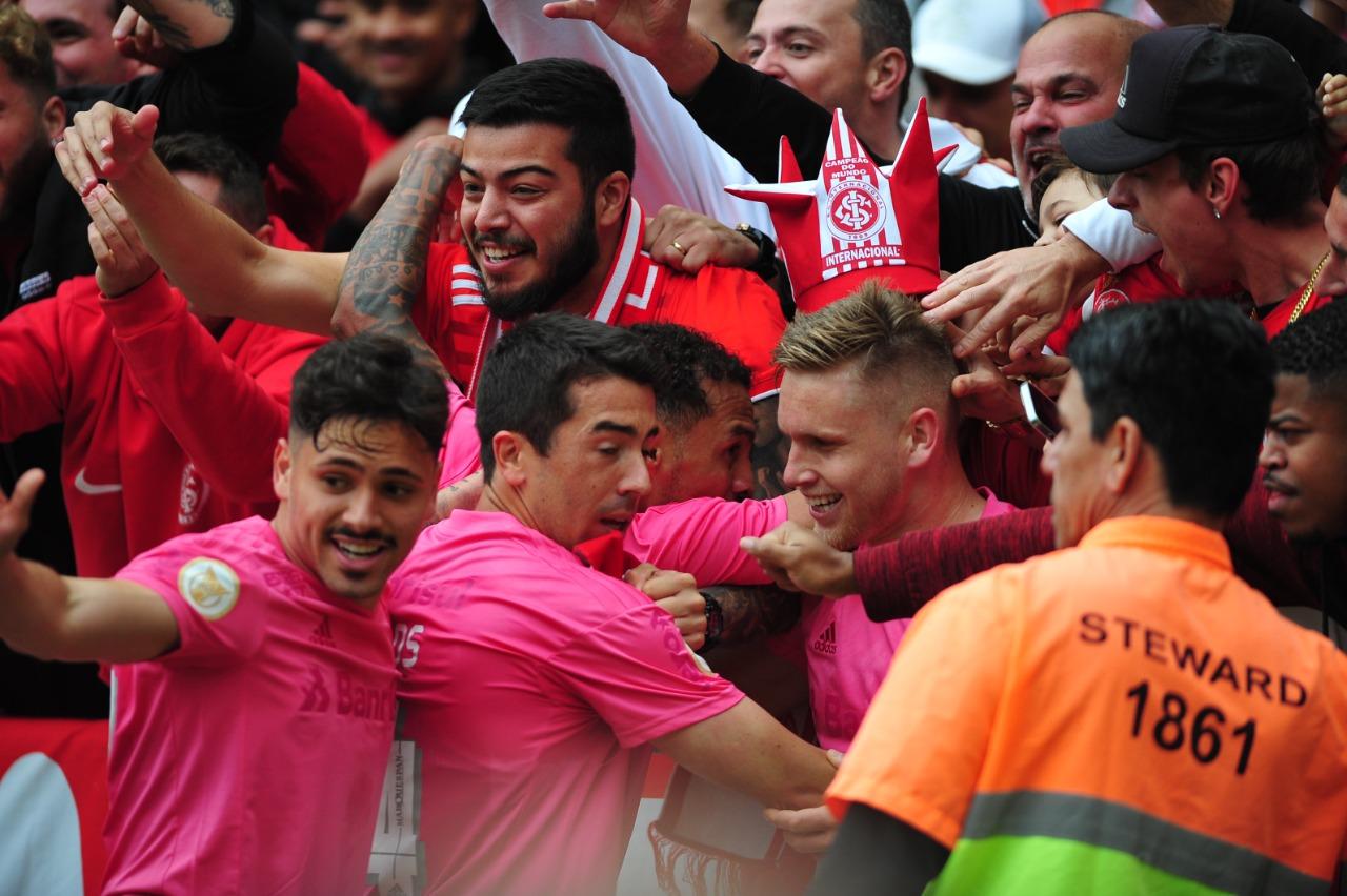 Alan Patrick, duas vezes, De Pena e Maur&iacute;cio marcaram os gols do Inter na vit&oacute;ria por 4 a 2