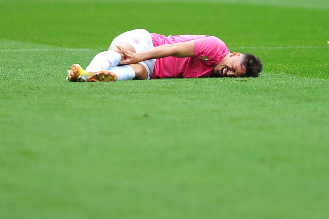 Maur&iacute;cio sentiu dores no joelho direito na goleada contra o Goi&aacute;s