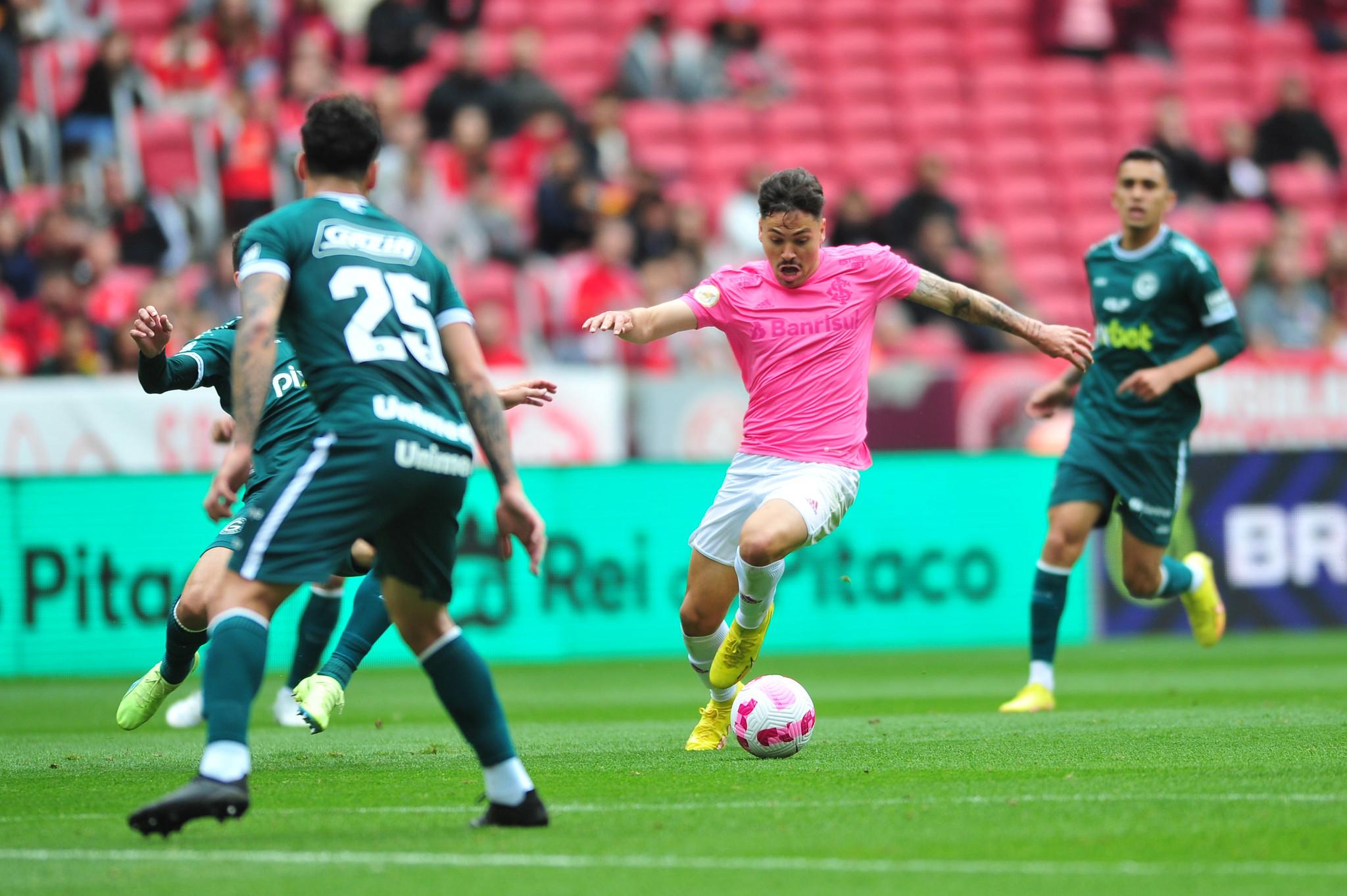 Maur&iacute;cio foi titular na vit&oacute;ria contra o Goi&aacute;s