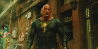 Adão Negro foi consumido por poderes mágicos, é grande inimigo de Shazam! e usa seus poderes para o mal