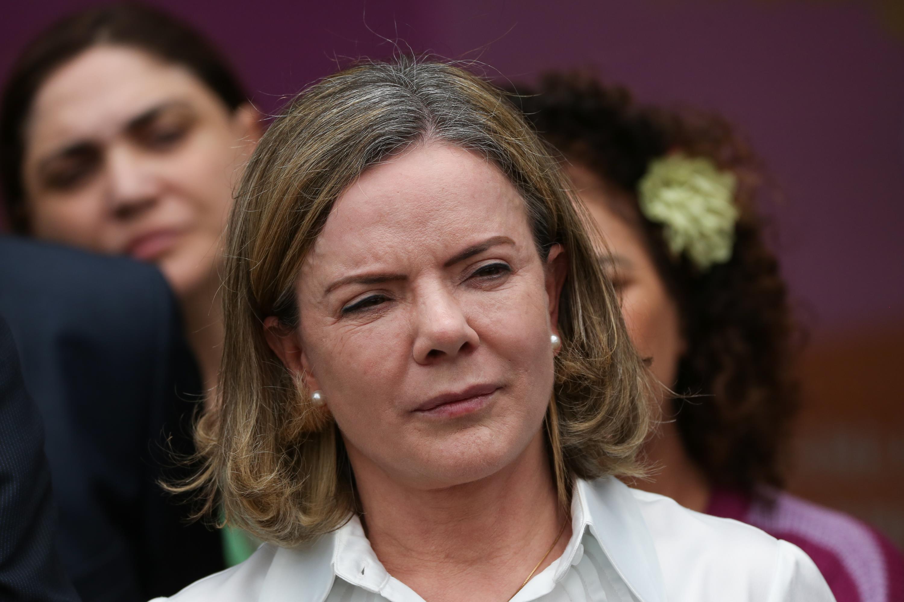  Gleisi afirmou que a reuni&atilde;o foi boa e que faltava conversar mais