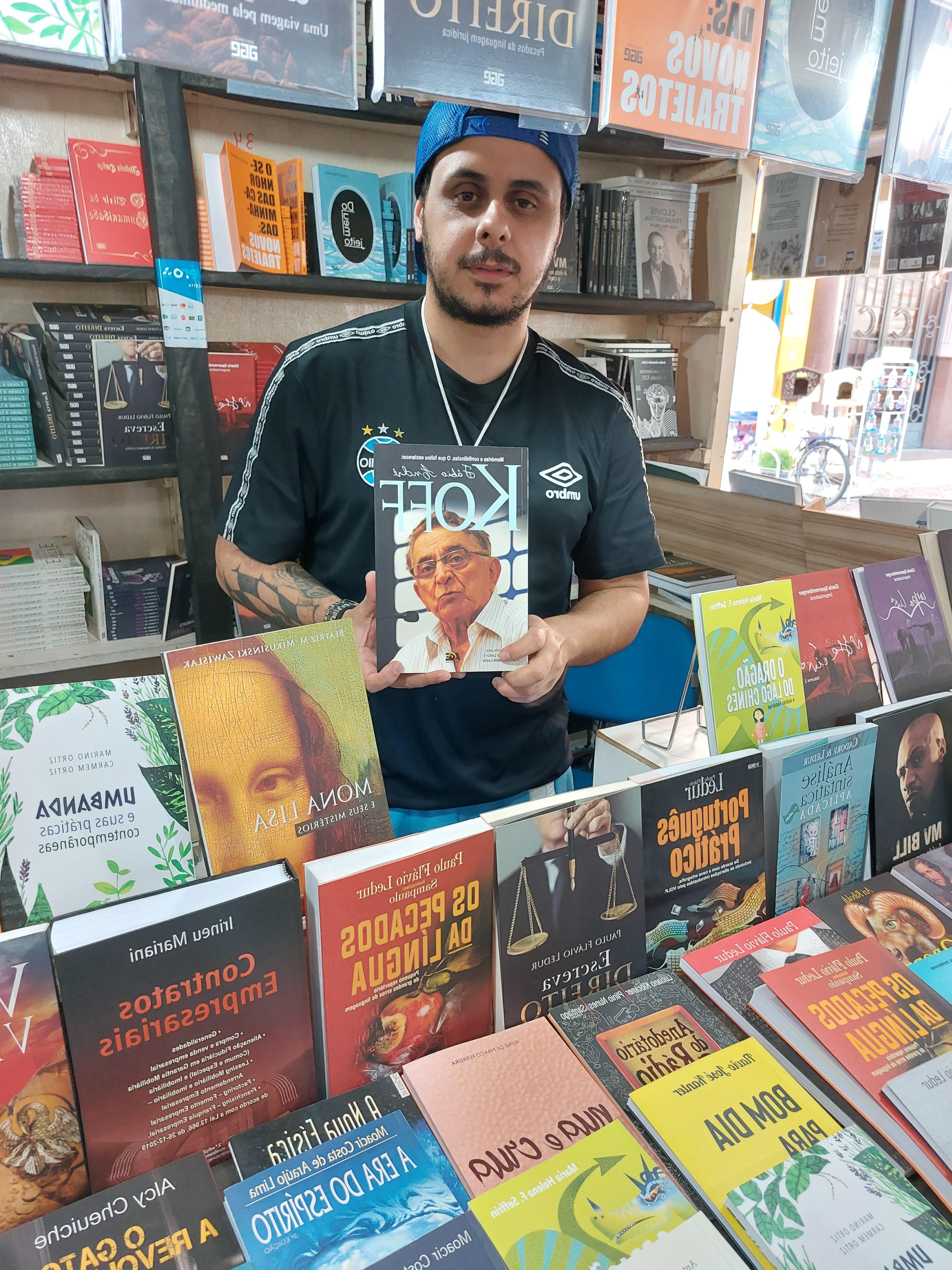 Uma paix&atilde;o da popula&ccedil;&atilde;o ga&uacute;cha e brasileira, o futebol n&atilde;o costuma ser tema t&atilde;o corriqueiro na escrita de livros