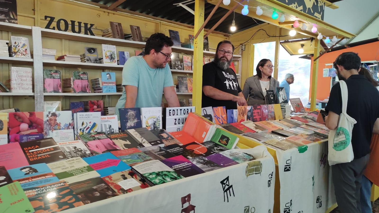 J&aacute; se perguntou qual livro quem est&aacute; do outro lado do balc&atilde;o compraria?