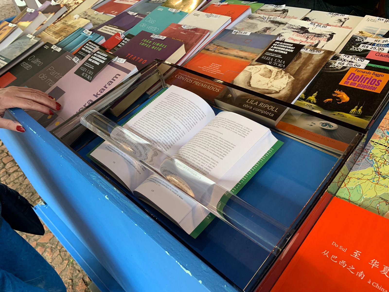 O Instituto Estadual do Livro est&aacute; na Pra&ccedil;a da Alf&acirc;ndega com programa&ccedil;&atilde;o para toda a Feira do Livro de Porto Alegre.