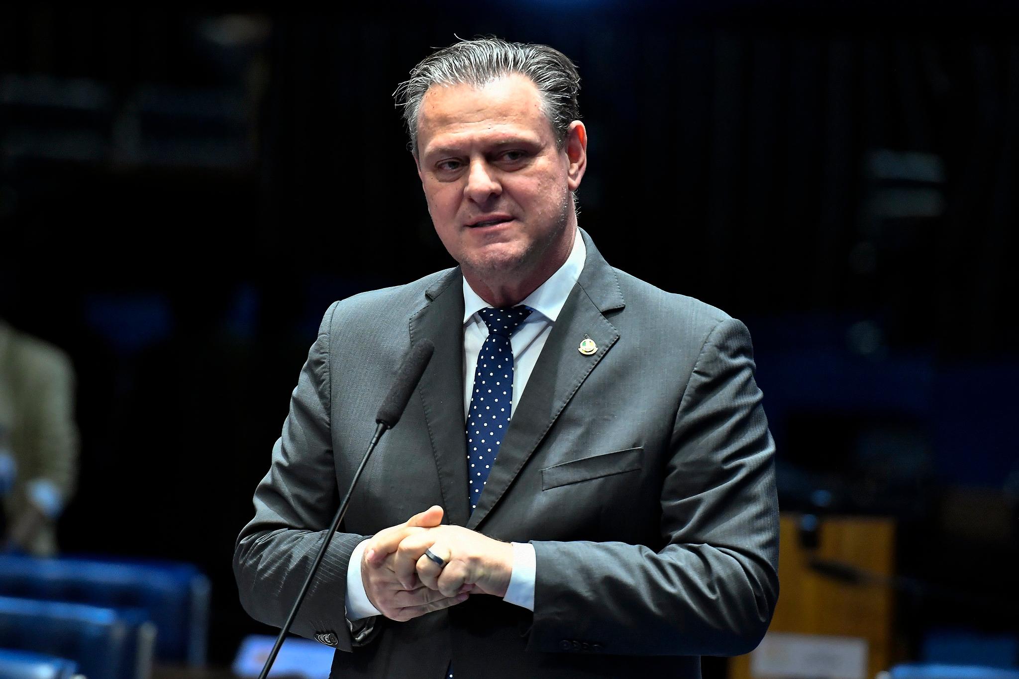 Carlos F&aacute;varo voltou atr&aacute;s e agora comparecer&aacute; &agrave; sess&atilde;o