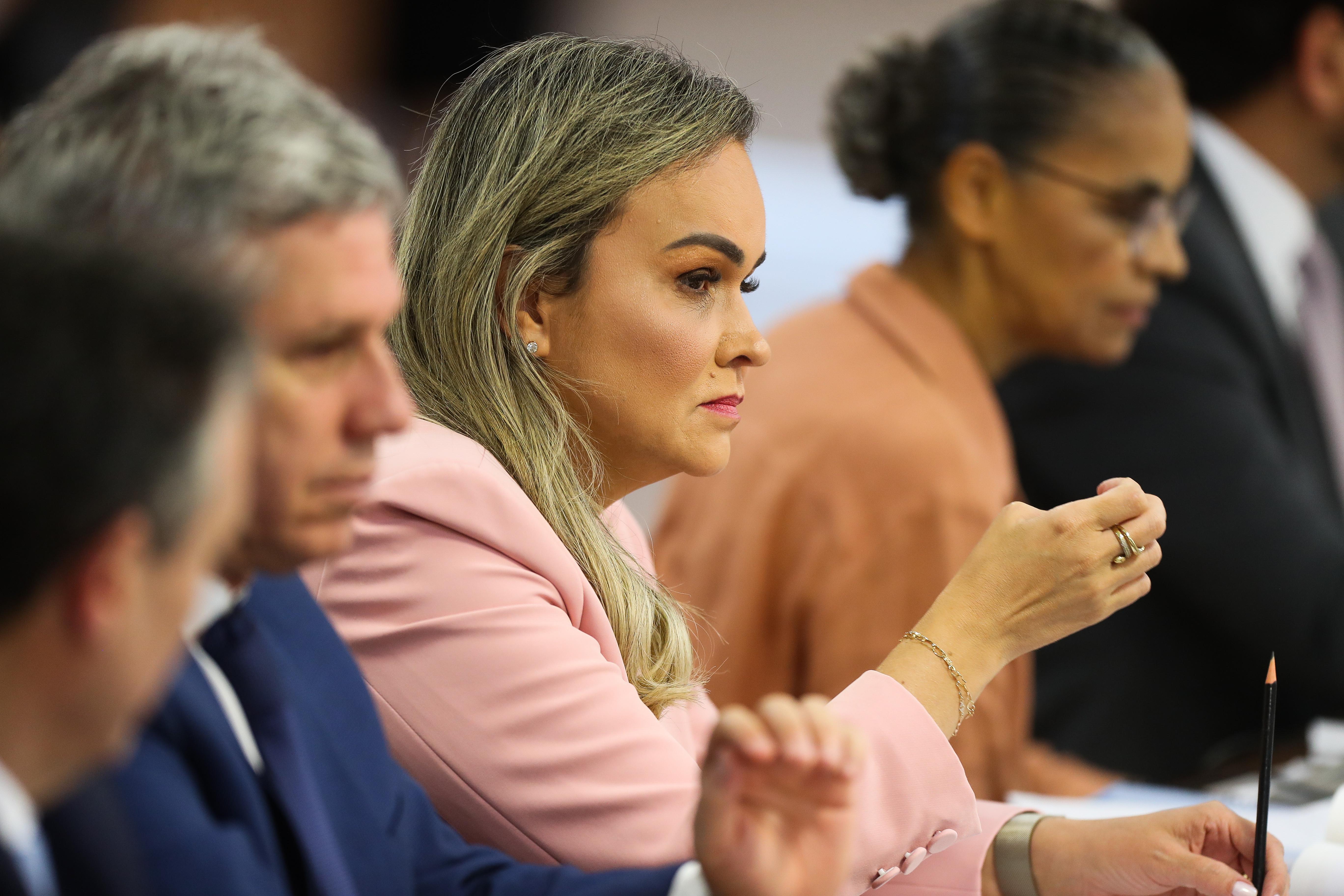 Lula mant&eacute;m Daniela Carneiro como ministra apesar de press&atilde;o por troca