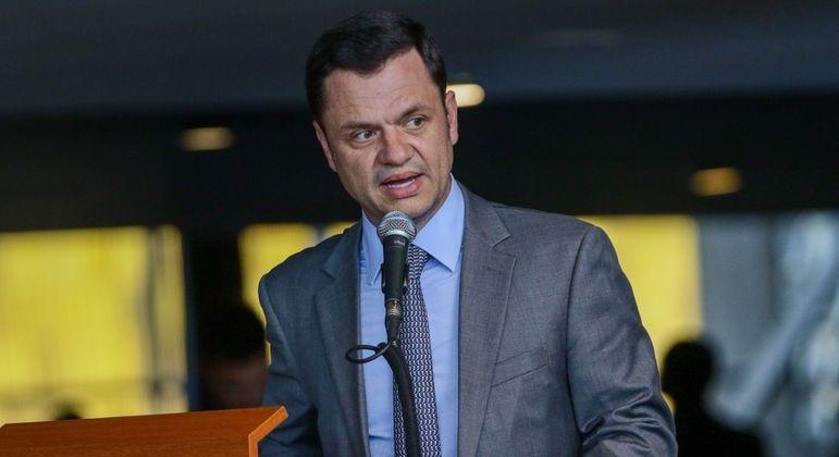 Com tornozeleira eletr&ocirc;nica, ex-ministro Anderson Torres volta para casa depois de deixar pris&atilde;o