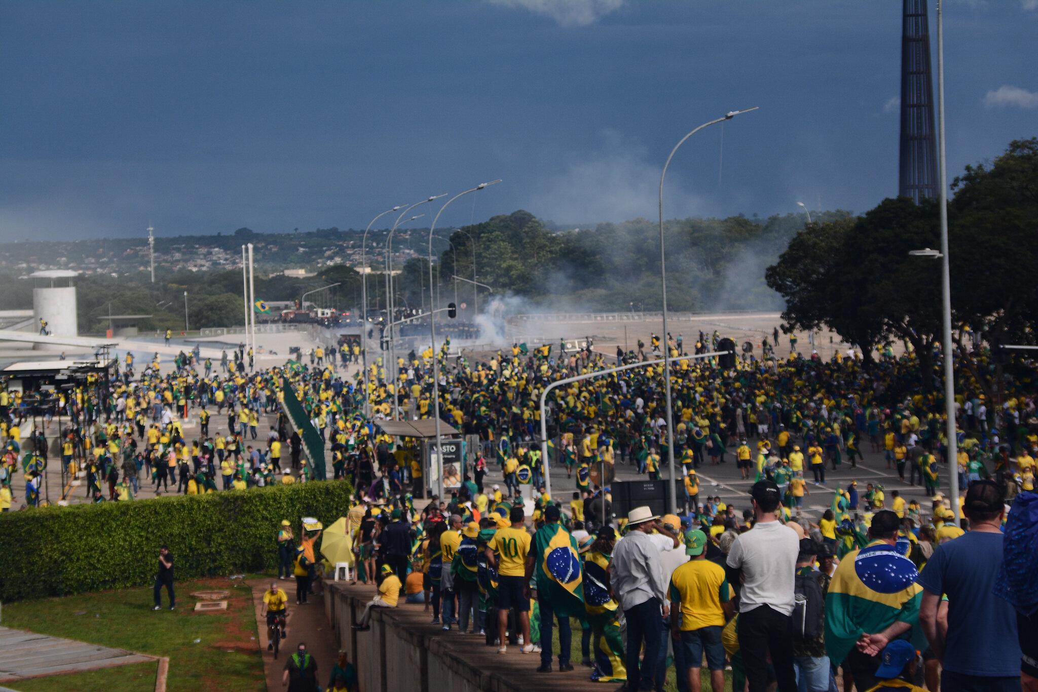 Supremo j&aacute; decidiu pela abertura de a&ccedil;&otilde;es penais contra 550 pessoas 