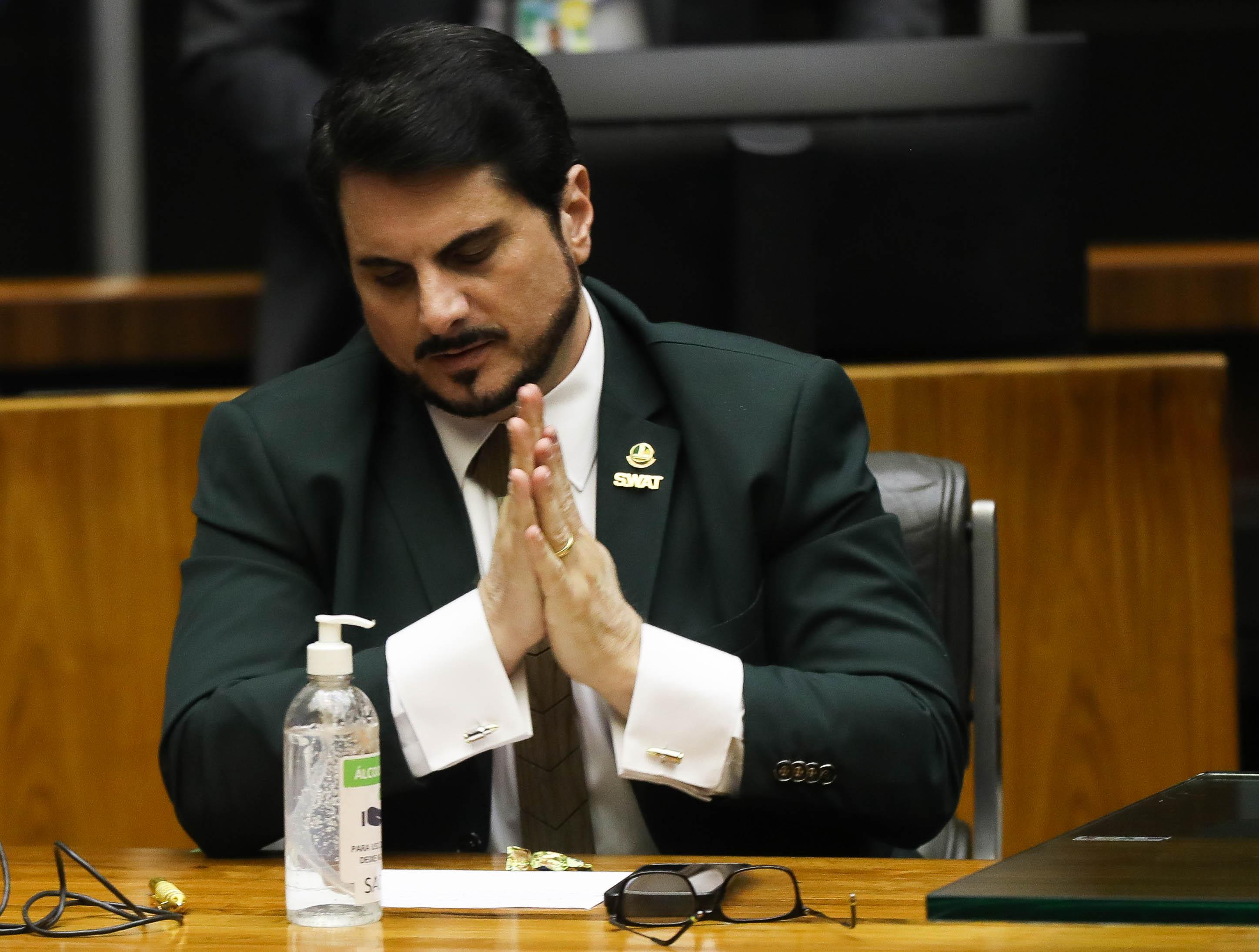 Do Val &eacute; investigado, com autoriza&ccedil;&atilde;o do Supremo Tribunal Federal (STF), por pelo menos cinco crimes