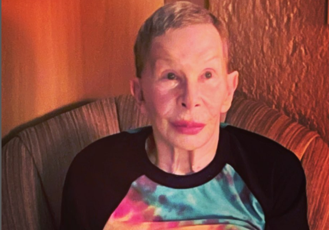 &Uacute;ltima imagem de Rita Lee publicada por Roberto de Carvalho em rede social