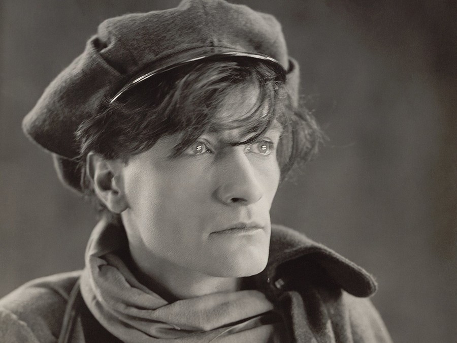 Poeta, ator, escritor e dramaturgo francês Antonin Artaud, morto há 75 anos Poeta, ator, escritor e dramaturgo francês Antonin Artaud, morto há 75 anos