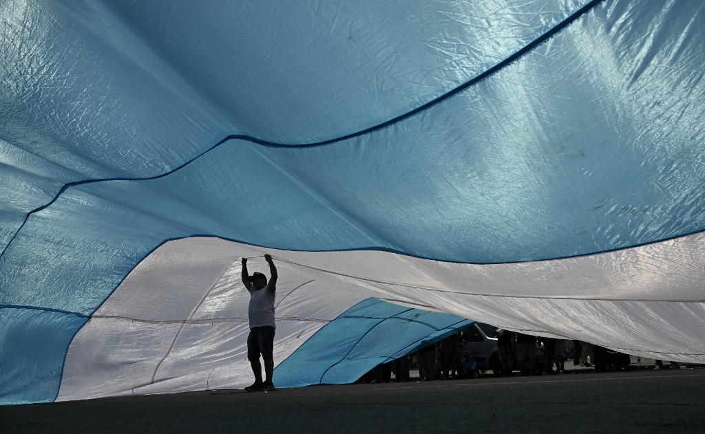 D&oacute;lar alto em rela&ccedil;&atilde;o ao peso afeta neg&oacute;cios na regi&atilde;o