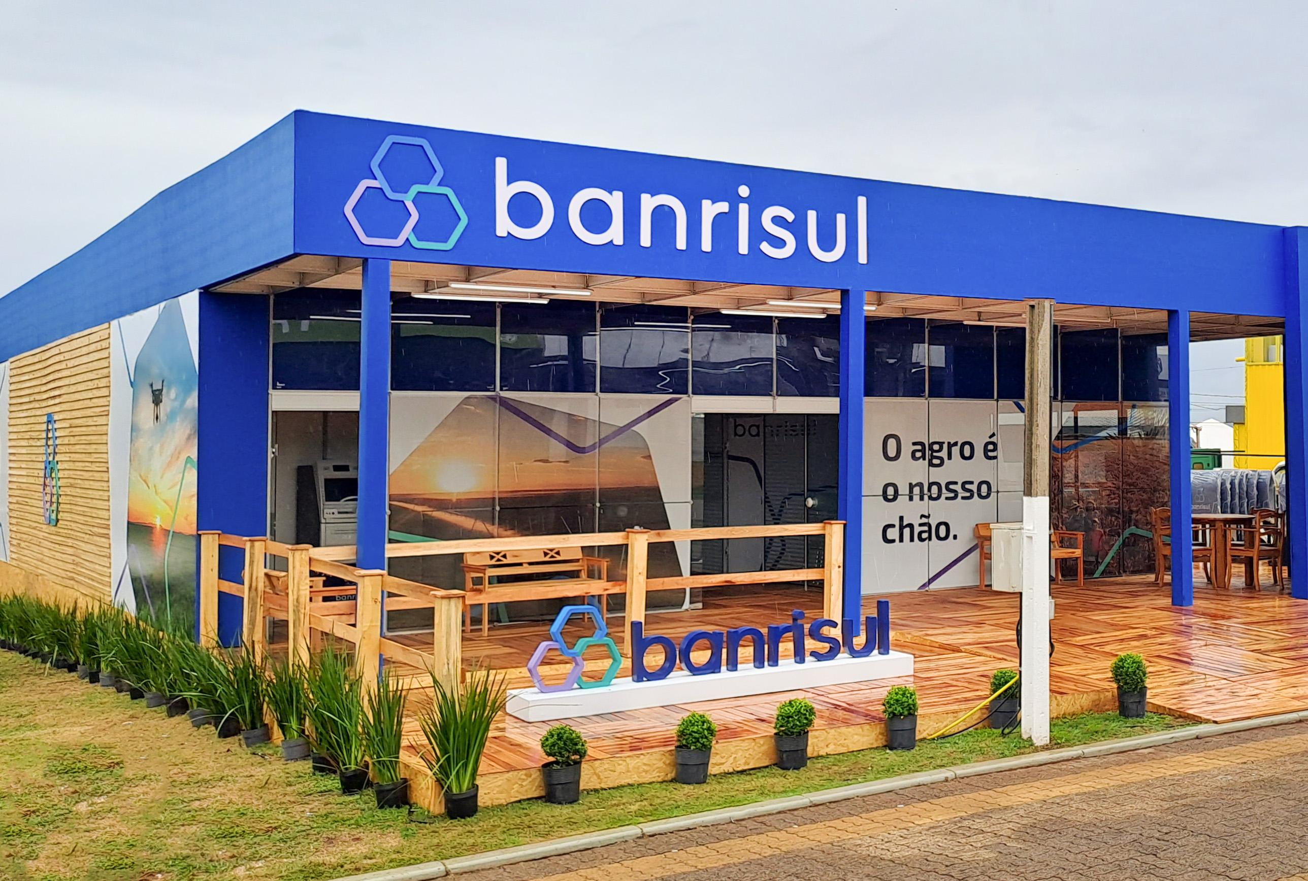 Estande do Banrisul na Expodireto 2023, em N&atilde;o-Me-Toque. Foto: Divulga&ccedil;&atilde;o Banrisul.