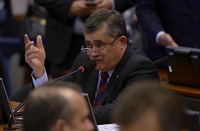 Ap&oacute;s demiss&atilde;o de ministro, governistas defendem CPMI dos atos golpistas