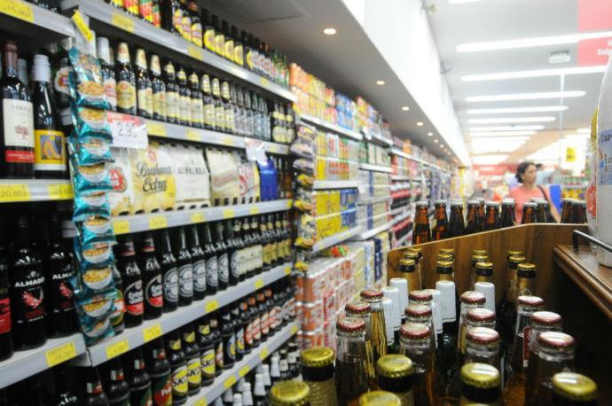 A infla&ccedil;&atilde;o do grupo Alimenta&ccedil;&atilde;o e bebidas acelerou para 1,02% em agosto