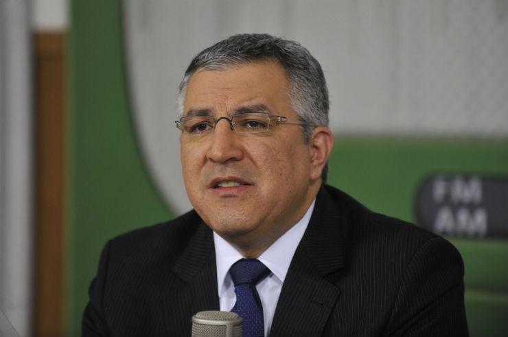 Padilha citou a alternativa de transformar algumas MPs em PLs de urg&ecirc;ncia constitucional