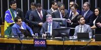 Deputados aprovam regime de urgência para o PL das Fake News