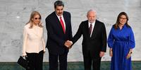 Lula se reúne com Maduro na véspera de encontro com líderes em Brasília