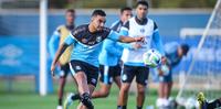 Fabio tem ruptura parcial de ligamento do joelho direito e desfalca o Grêmio 