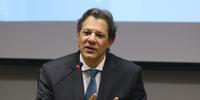 Renúncias fiscais e desonerações estão sendo revistas, diz Haddad