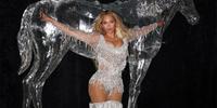 Beyoncé usou uma roupa assinada pela grife brasileira PatBo em show