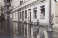 Rua Voluntários da Pátria alagada na enchente de 1936 em Porto Alegre