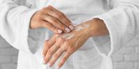 Cremes podem ser um poderoso aliado no combate ao ressecamento das mãos