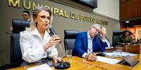 Atualmente, Lia está lotada no gabinete do prefeito Sebastião Melo