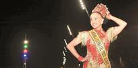 Jornalista Íris Neto é a rainha do Carnaval de Porto Alegre deste ano