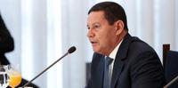 A fala de Mourão à Veja difere do posicionamento de Jair Bolsonaro sobre o assunto