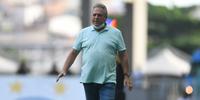 Abel Braga afirmou que novas conversas com o presidente eleito Alessandro Barcellos irá definir o seu futuro no Inter