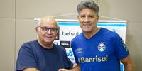 Assinatura do contrato até o final do ano foi realizada em Atibaia, onde o Grêmio se prepara para a decisão contra o Palmeiras
