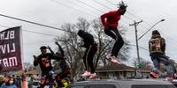 Protestos são registrados nos Estados Unidos após morte de homem negro em ação policial