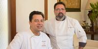 Chef João Muratore e chef Lemos preparando o Dia dos Namorados