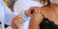 Anvisa divulga orientação de como notificar eventos adversos a vacinas