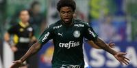 Inter tenta repatriar Luiz Adriano e está otimista com vinda de Cuellar 