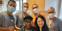 Rei Pelé deixou o hospital nesta quinta-feira