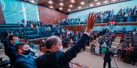 Alceu Moreira (MDB) recebeu o título de Deputado Emérito da Assembleia Legislativa