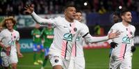 Leonardo diz que há boas chances do PSG renovar com Mbappé