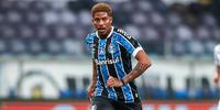 Meia Jean Pyerre cogita aposentadoria precoce após rescisão com o Grêmio