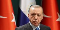 Erdogan disse que está com sintomas leves