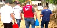 Voluntários da Igreja Universal têm se mobilizado para ajudar vítimas e bombeiros em Petrópolis 