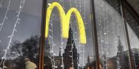 McDonald's segue o passo de várias multinacionais que decidiram se distanciar de Moscou