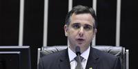 Pacheco adiou a sessão por pouco mais de uma hora para que os senadores pudessem ler o texto