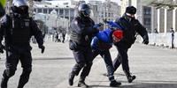 Vários manifestantes foram detidos pelos militares em Moscou